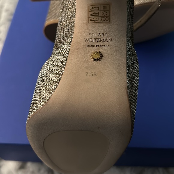 Brand new! Stuart Weitzman metallic Mary Jane platforms. Size US 7 1/2. - Picture 8 of 10